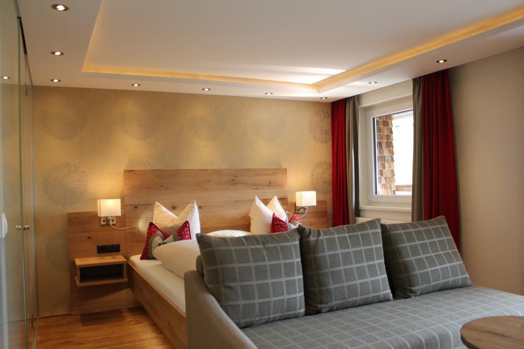 Hotel Garni Laerchenhof Lech am Arlberg Quarto foto